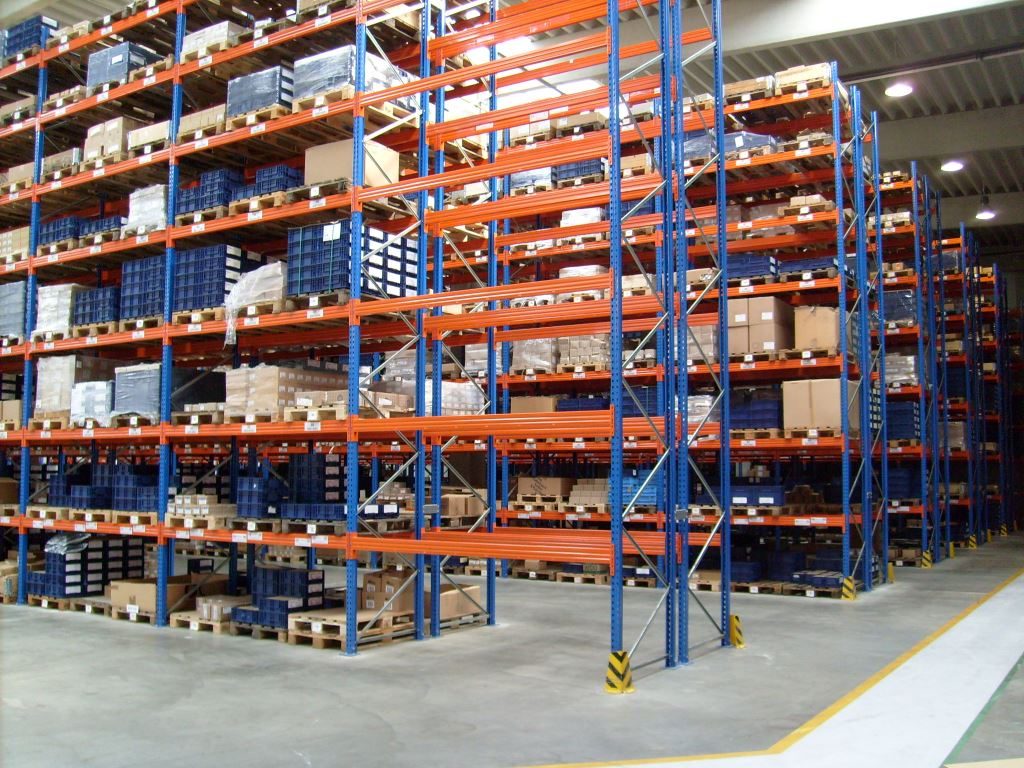 Heavy-duty pallet rack
